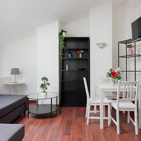 1 Bedroom & 1 Living Room Apt - Duomo 5 Милан Экстерьер фото