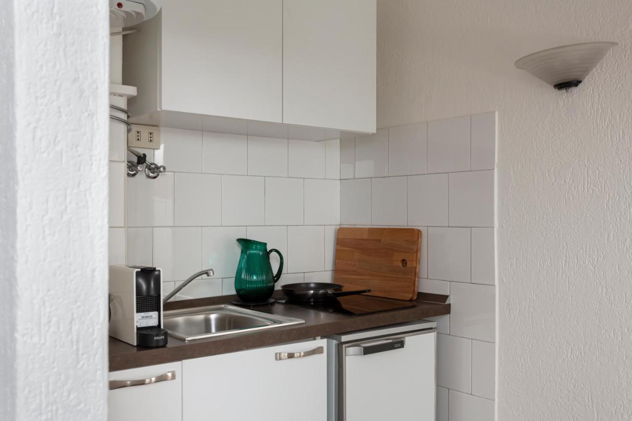 1 Bedroom & 1 Living Room Apt - Duomo 5 Милан Экстерьер фото