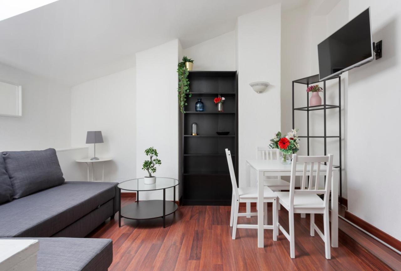 1 Bedroom & 1 Living Room Apt - Duomo 5 Милан Экстерьер фото